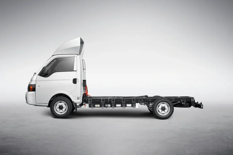 JAC X200 EV Single Cab Side